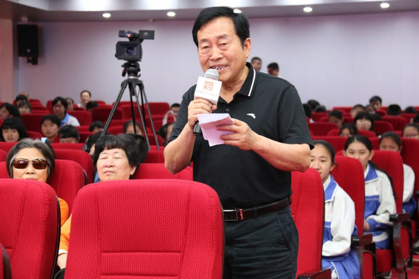 听众踊跃提问3.jpg