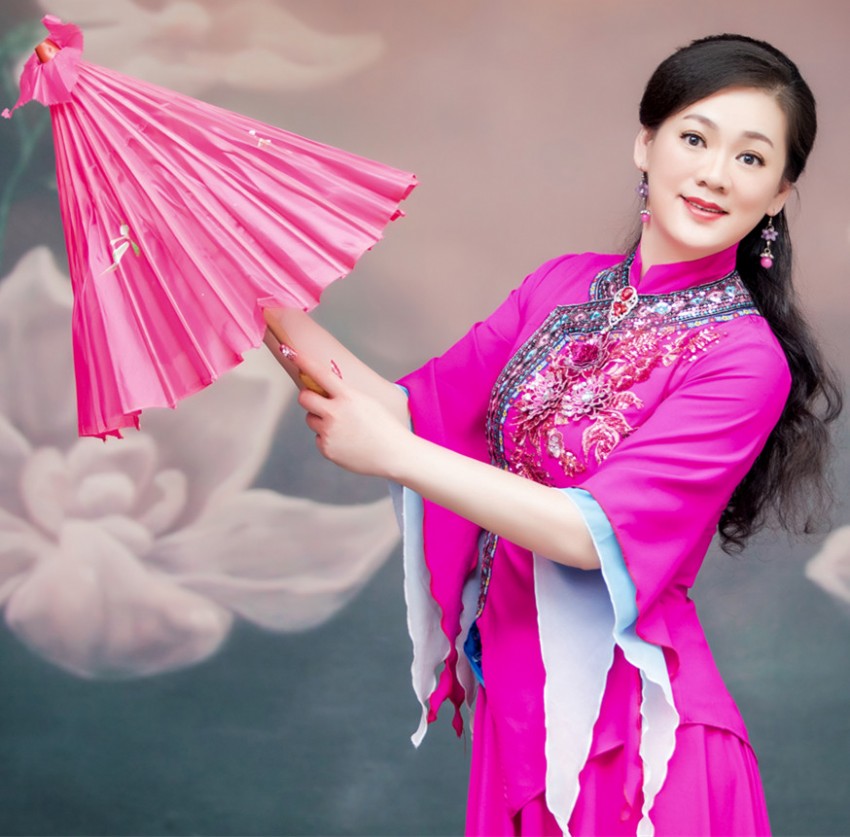 国家一级演员 杨苑玲_副本.jpg