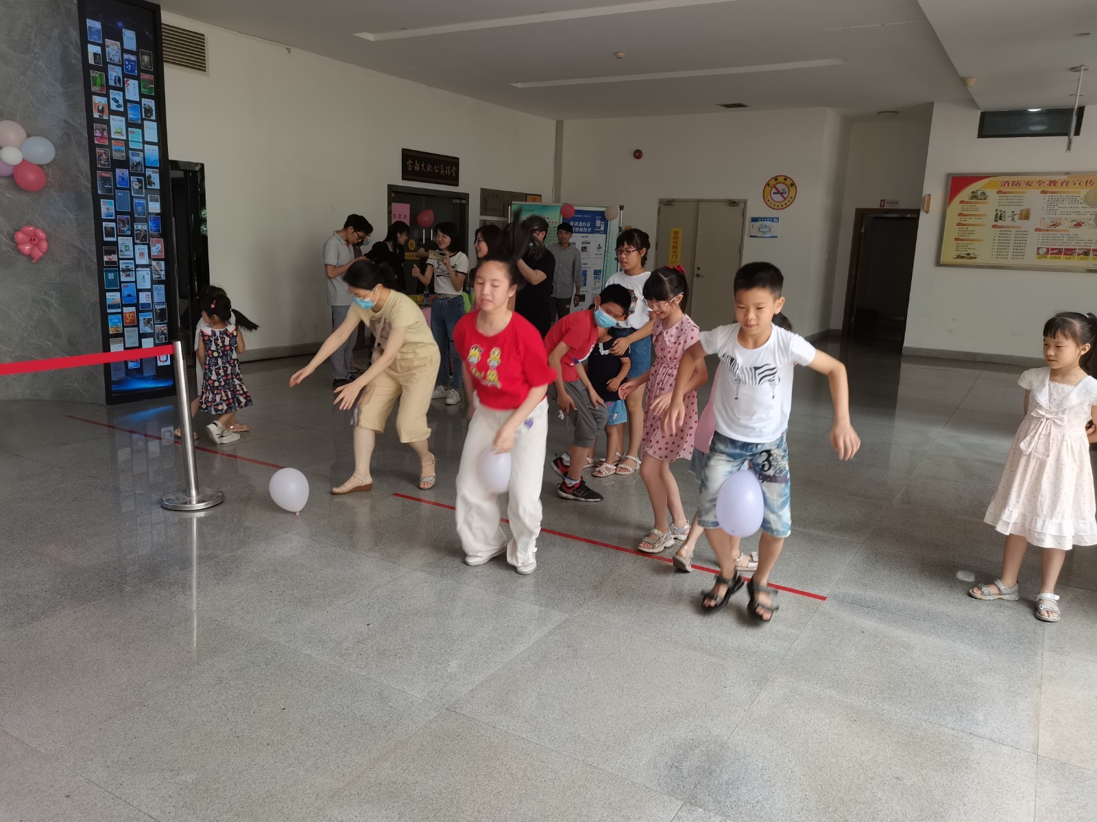 夹气球2.jpg